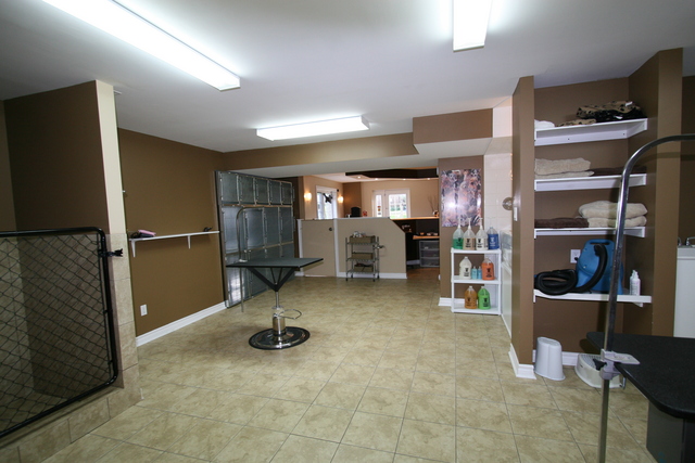 Grooming area